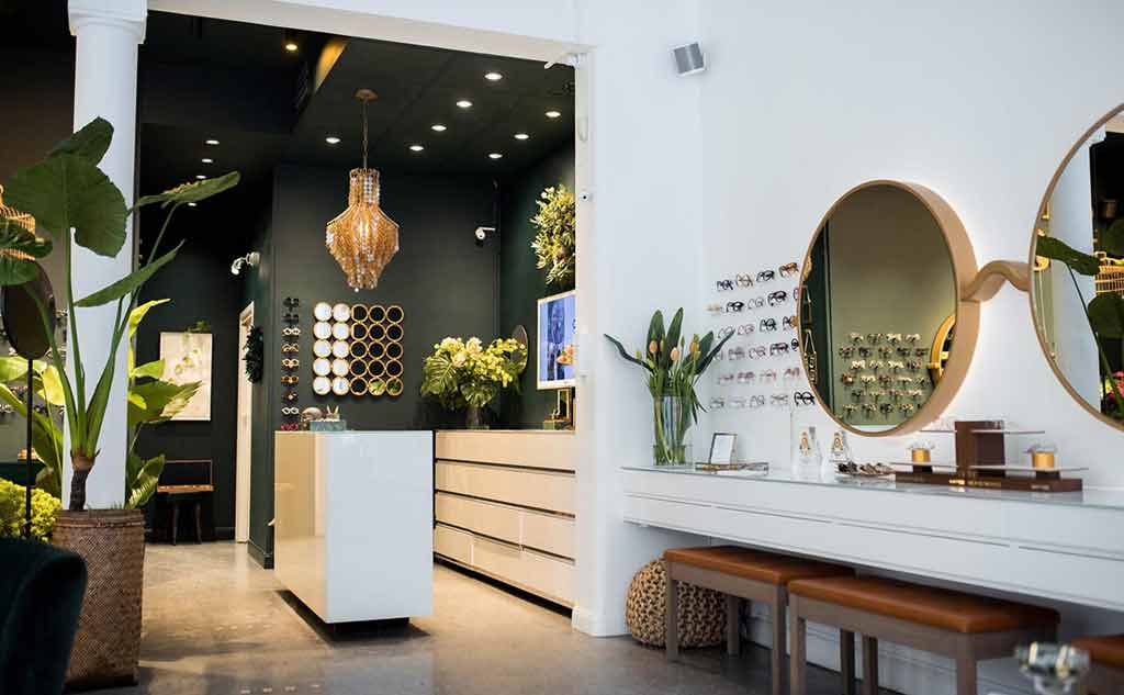 طراحی دکوراسیون مغازه عینک