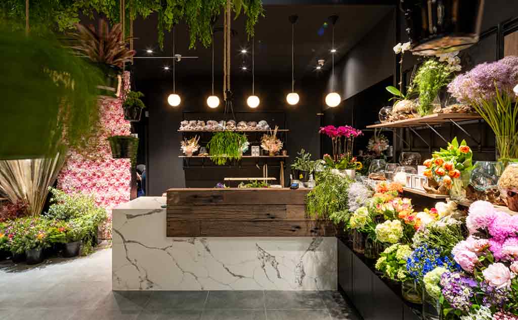طراحی دکوراسیون مغازه گل فروشی