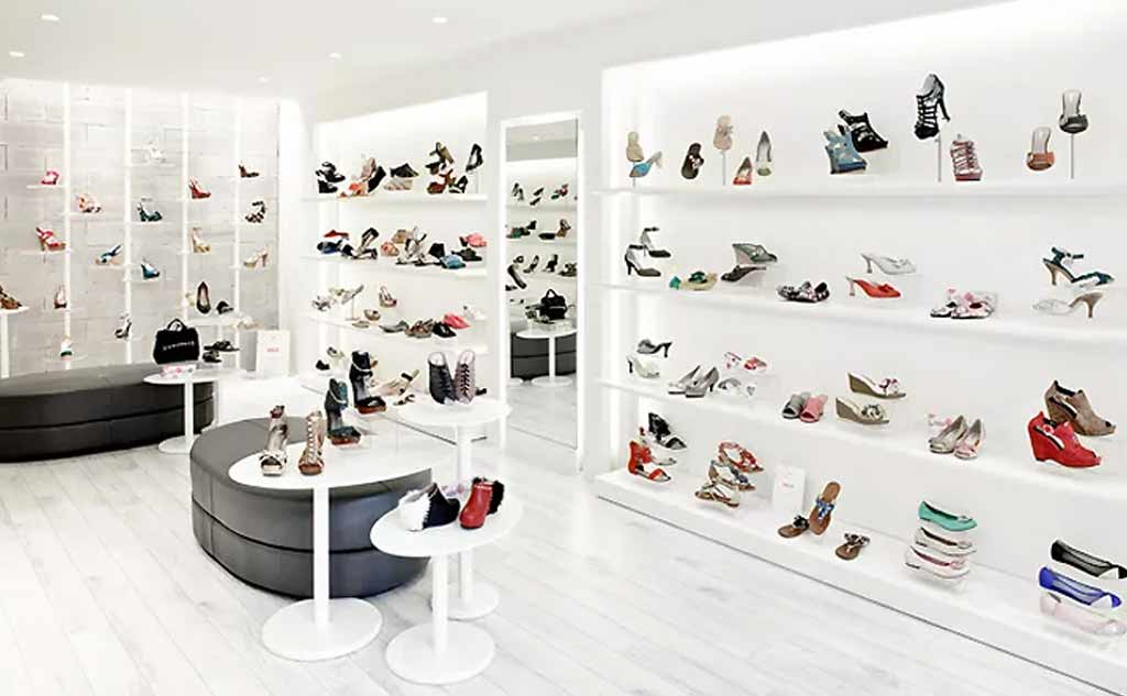 طراحی دکور مغازه کفش فروشی