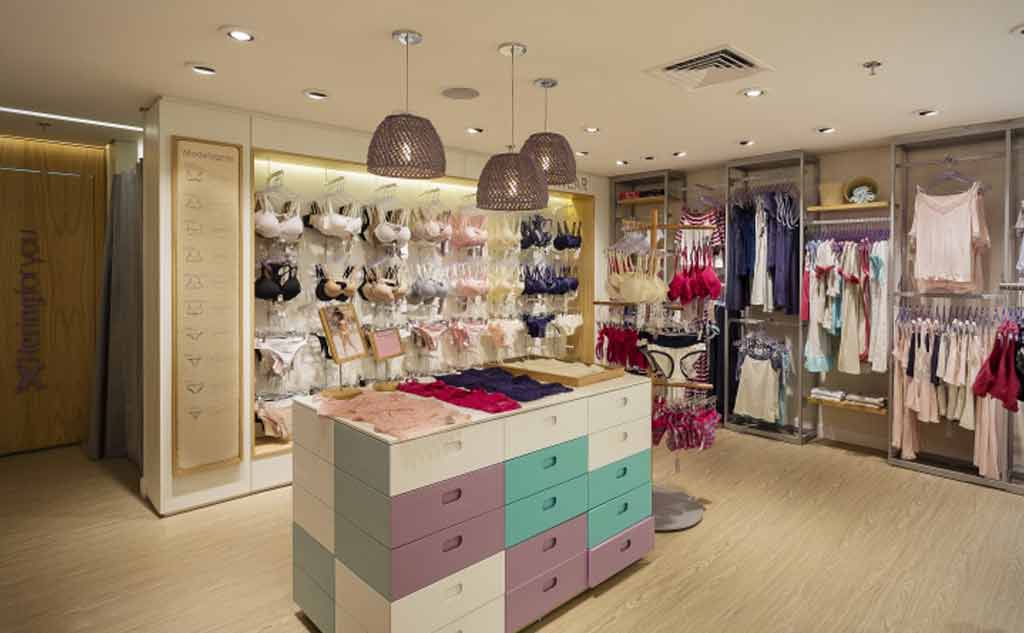 دکوراسیون مغازه لباس زیر و زنانه فروشی